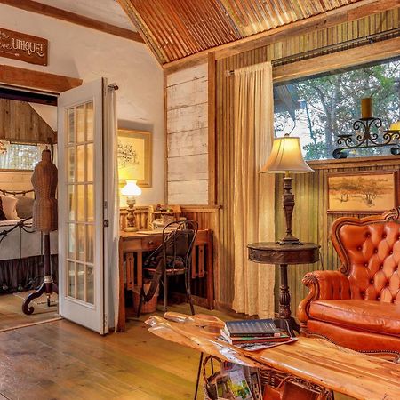Pet-Friendly Wimberley Cabin With Fire Pit And Hot Tub エクステリア 写真