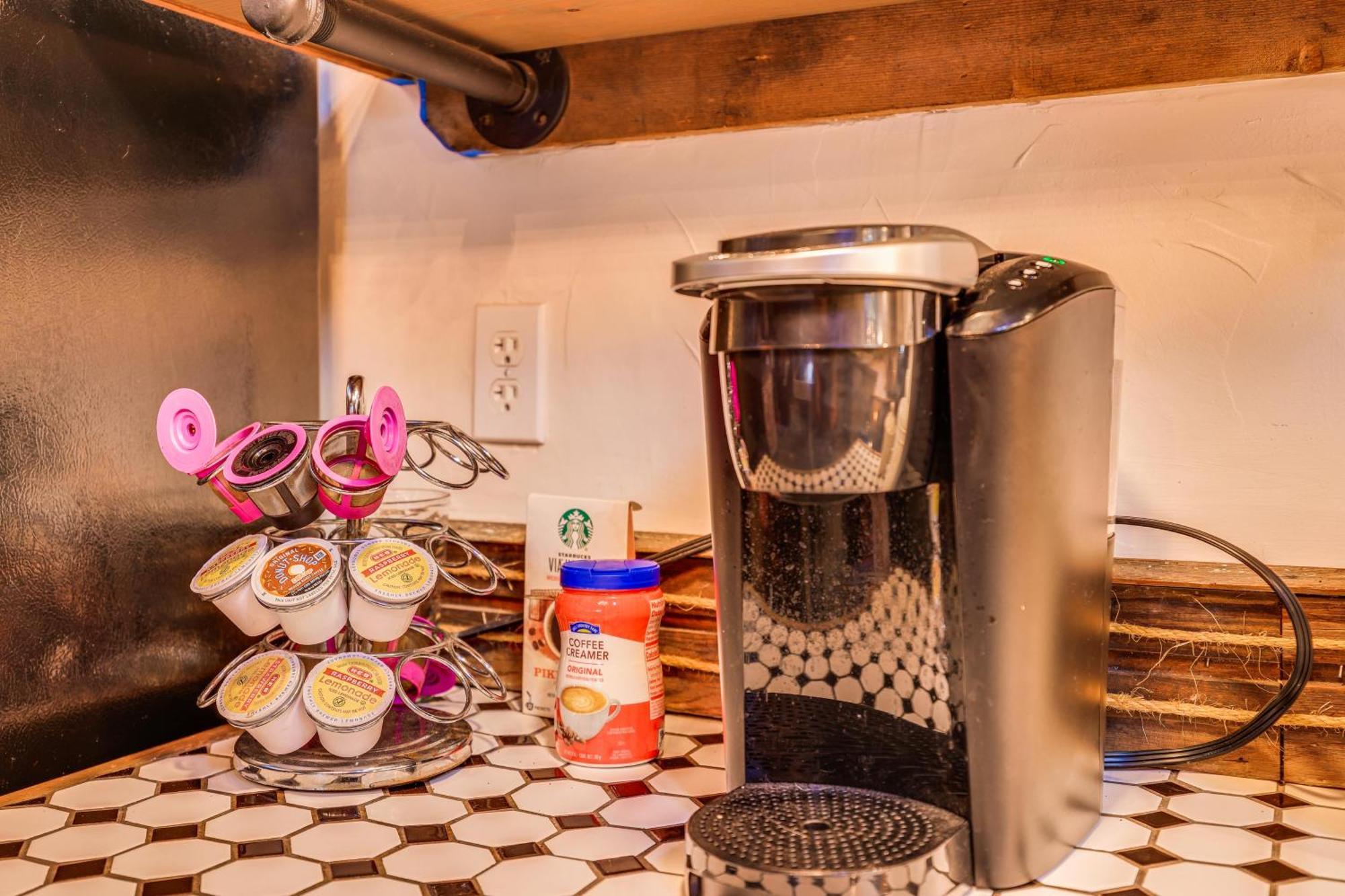Pet-Friendly Wimberley Cabin With Fire Pit And Hot Tub エクステリア 写真