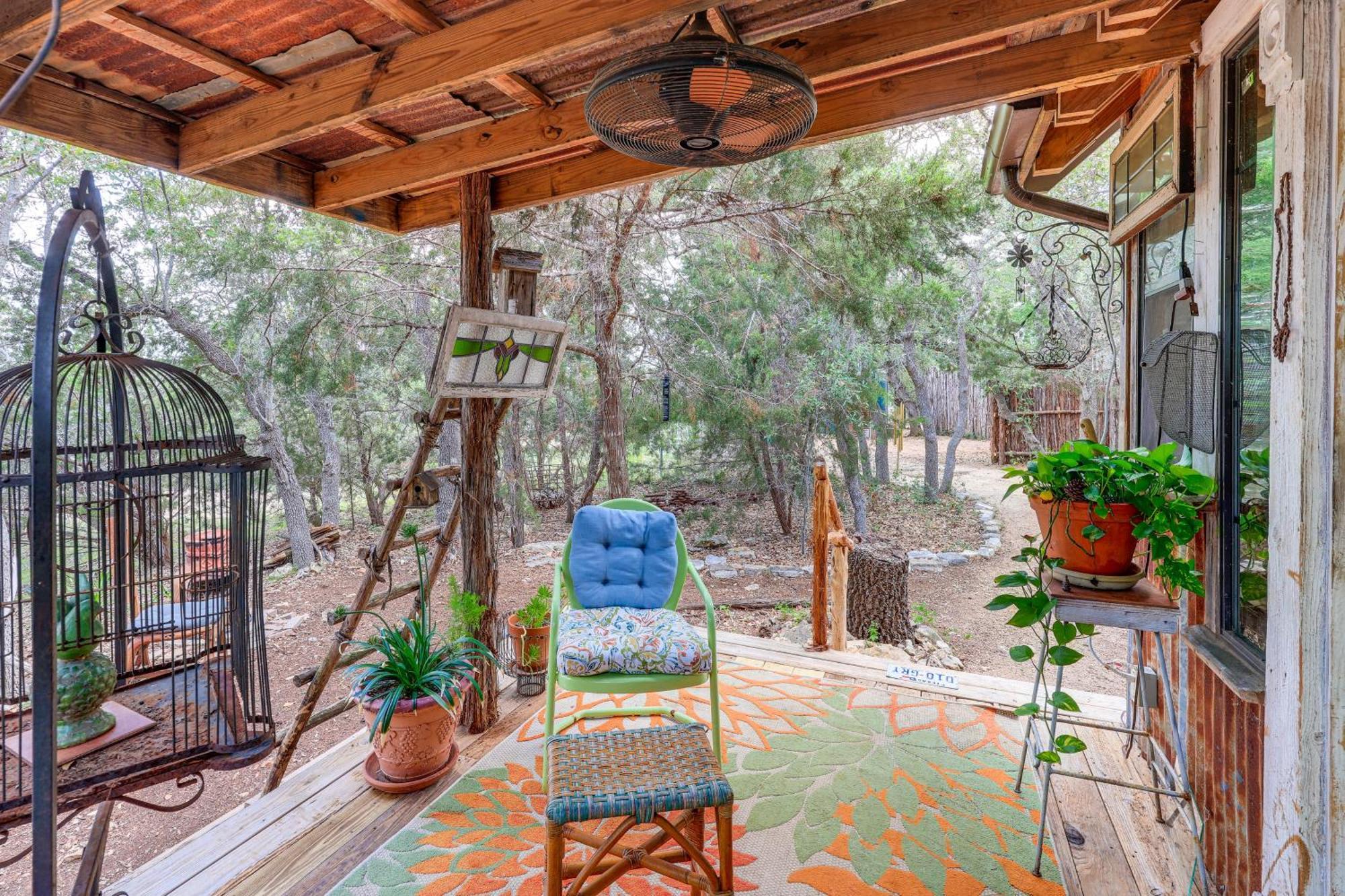 Pet-Friendly Wimberley Cabin With Fire Pit And Hot Tub エクステリア 写真