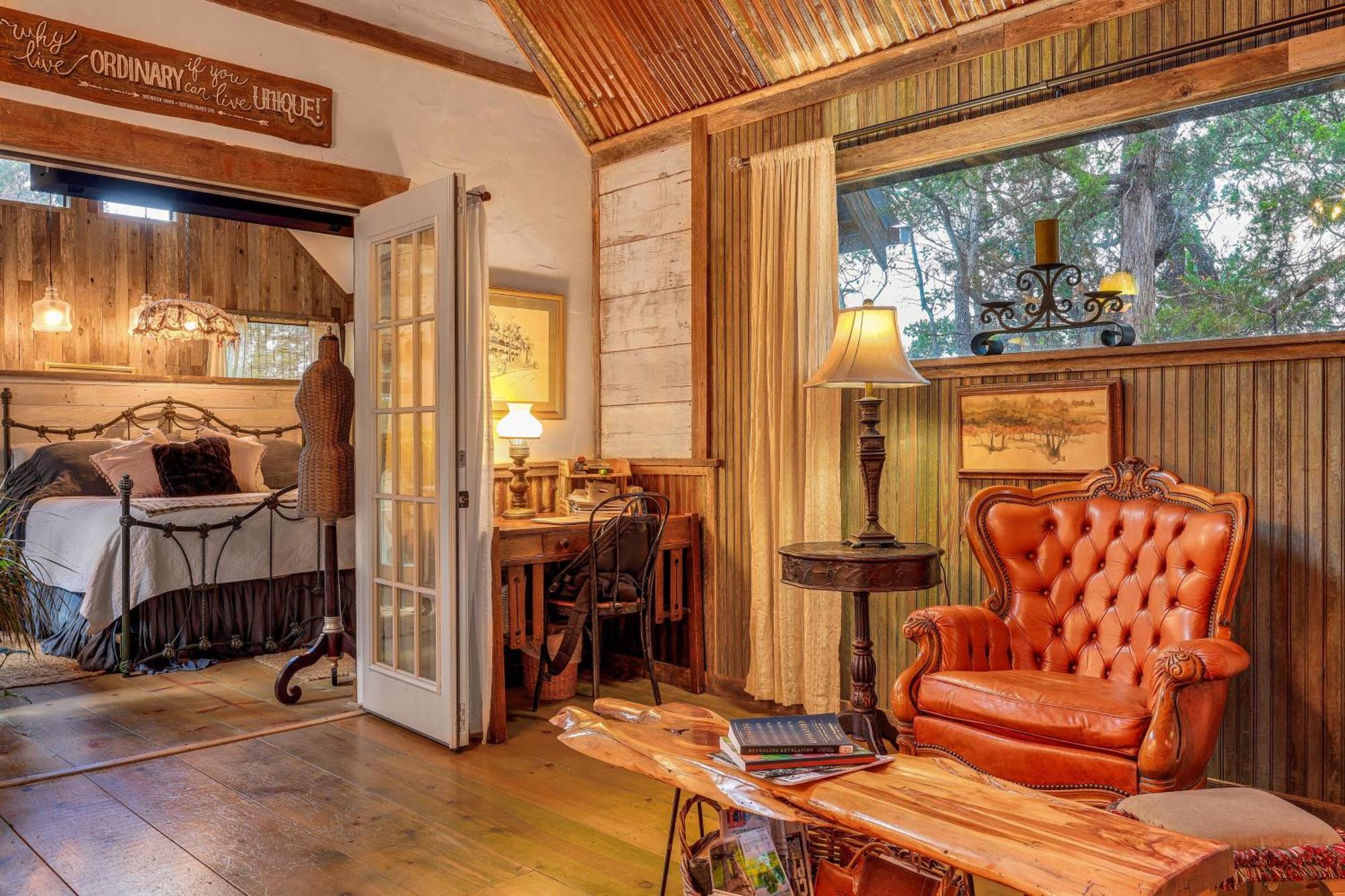 Pet-Friendly Wimberley Cabin With Fire Pit And Hot Tub エクステリア 写真